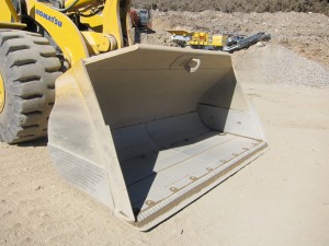 Komatsu WA500 Bucket Rebuild